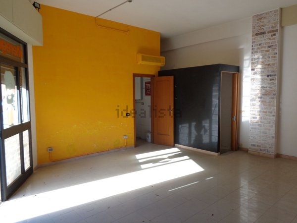 locale commerciale in affitto a Marino in zona Frattocchie