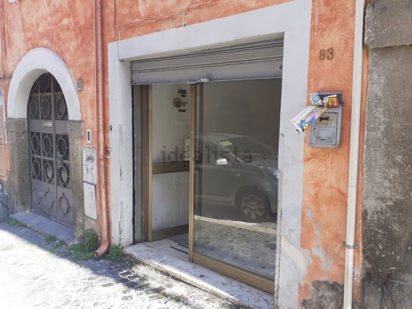 locale commerciale in affitto a Marino in zona Cava dei Selci