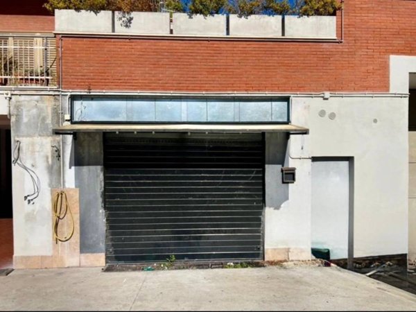 negozio in affitto a Marino in zona Santa Maria delle Mole