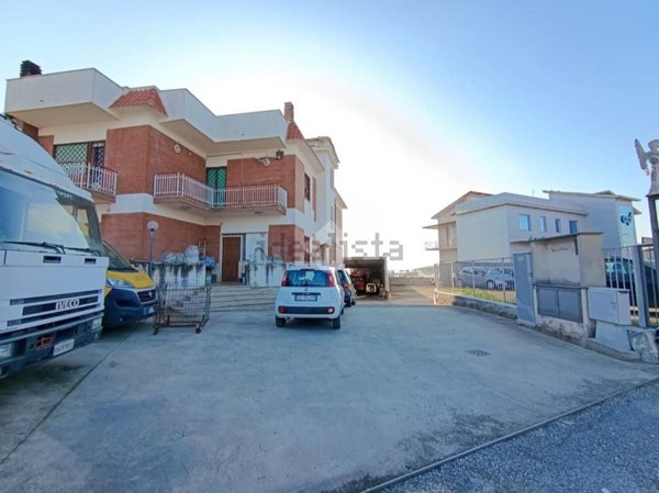 ufficio in affitto a Marino in zona Castelluccia