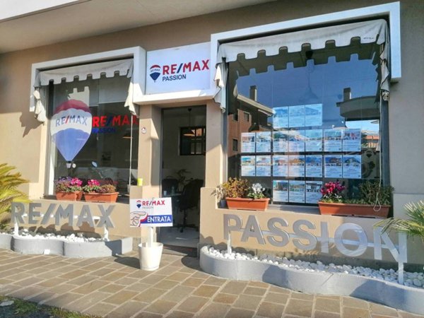 ufficio in affitto a Marino in zona Castelluccia