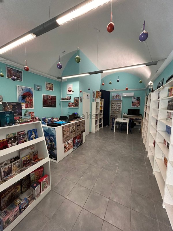 locale commerciale in affitto a Marino