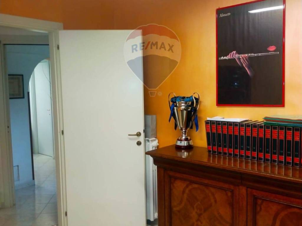 ufficio in affitto a Marino in zona Frattocchie