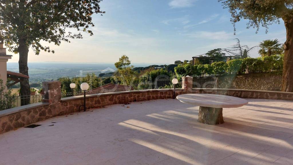 ufficio in affitto a Marino in zona Due Santi