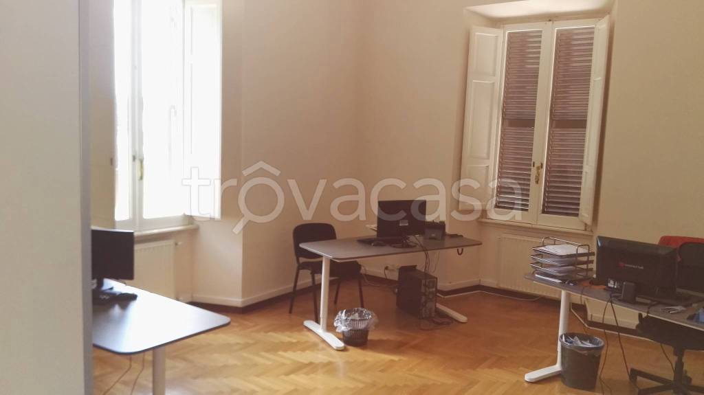 ufficio in affitto a Marino in zona Due Santi