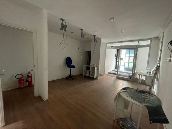 locale commerciale in affitto a Marino