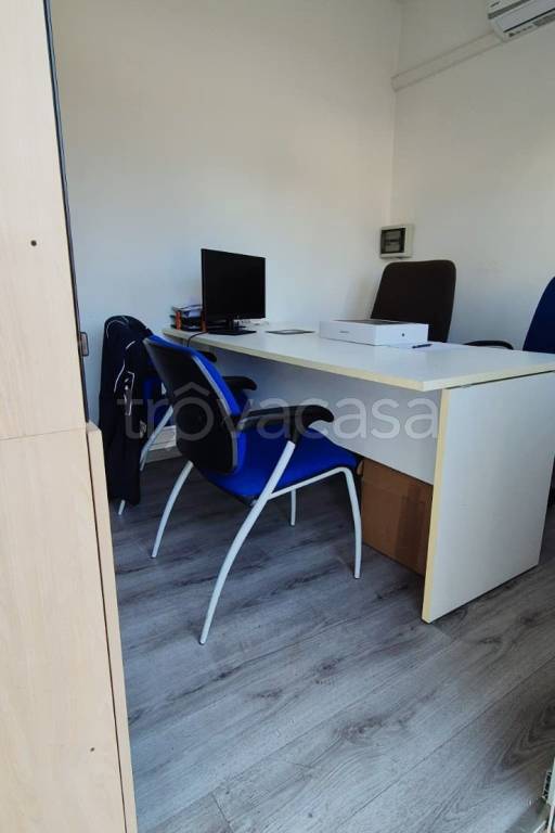 ufficio in affitto a Marino in zona Due Santi