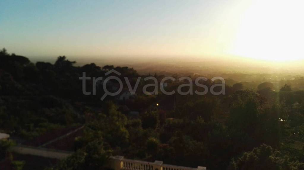 casa indipendente in affitto a Marino in zona Due Santi