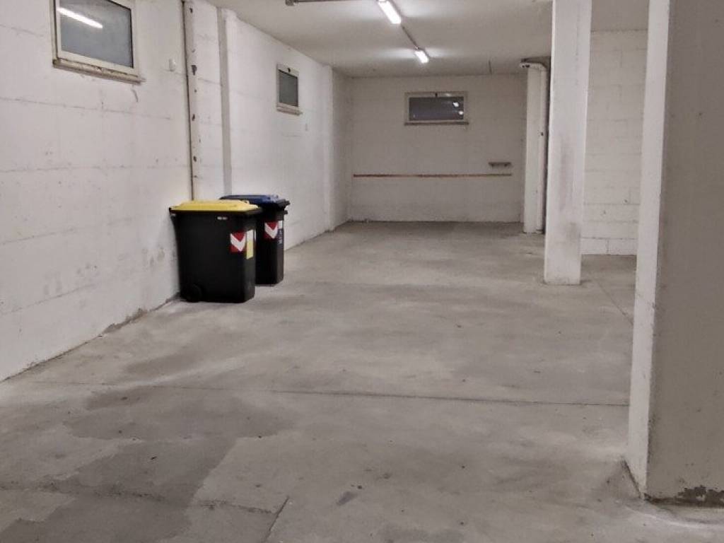 locale commerciale in affitto a Marino in zona Santa Maria delle Mole