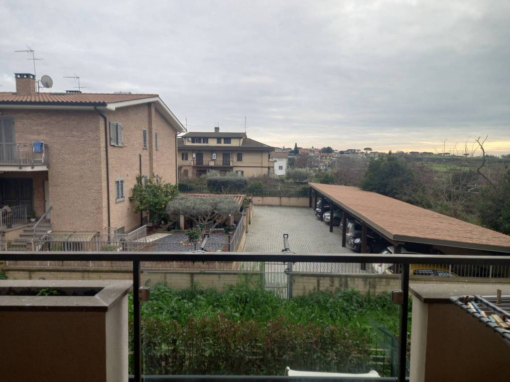 appartamento in affitto a Marino in zona Poggio delle Mole