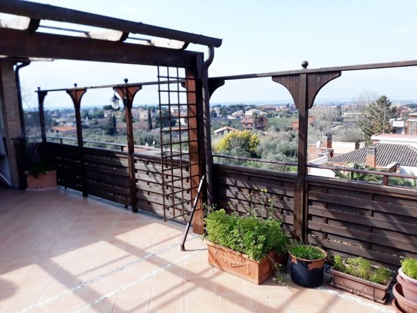 appartamento in affitto a Marino in zona Frattocchie