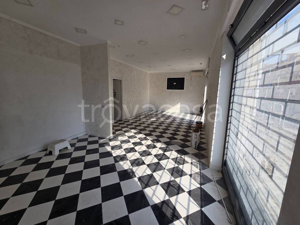 negozio in affitto a Marino in zona Poggio delle Mole