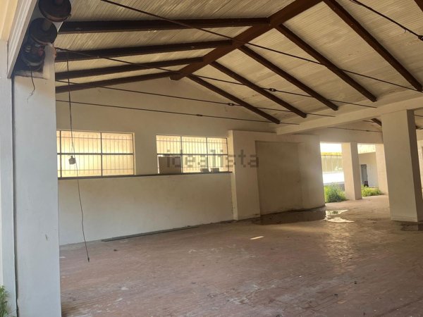 locale commerciale in affitto a Marino