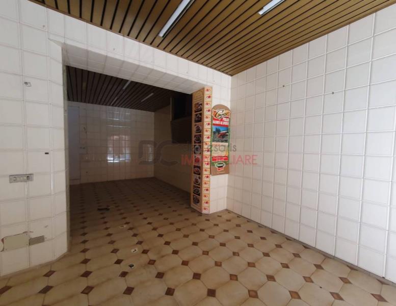 negozio in affitto a Marino