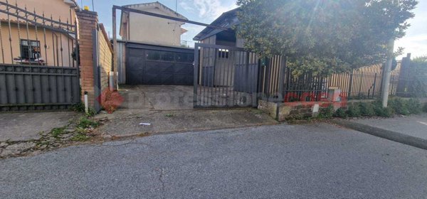 capannone in affitto a Marino