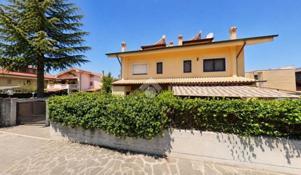 casa indipendente in affitto a Marino in zona Santa Maria delle Mole