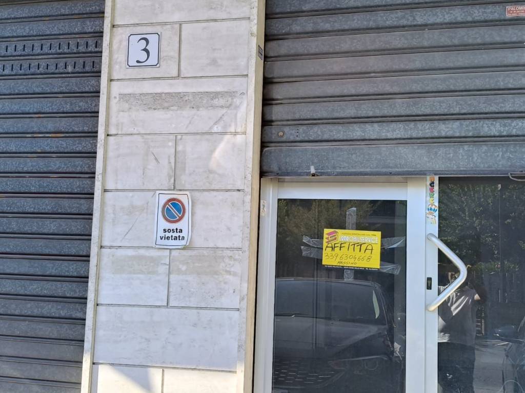 negozio in affitto a Marino in zona Poggio delle Mole