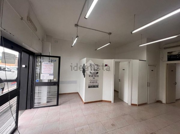 locale commerciale in affitto a Marino in zona Frattocchie