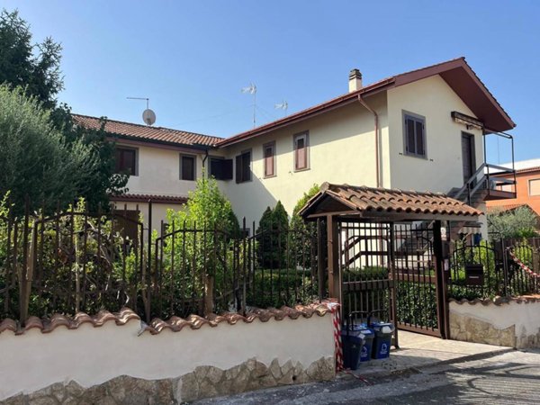 appartamento in affitto a Marino in zona Poggio delle Mole