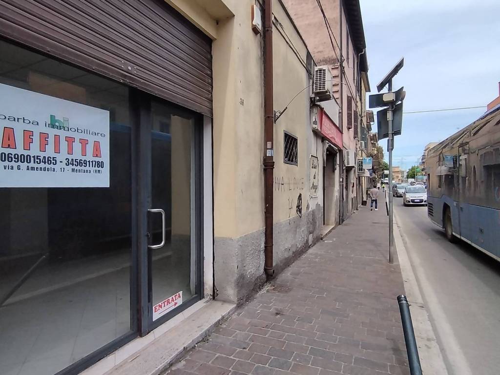 negozio in affitto a Mentana