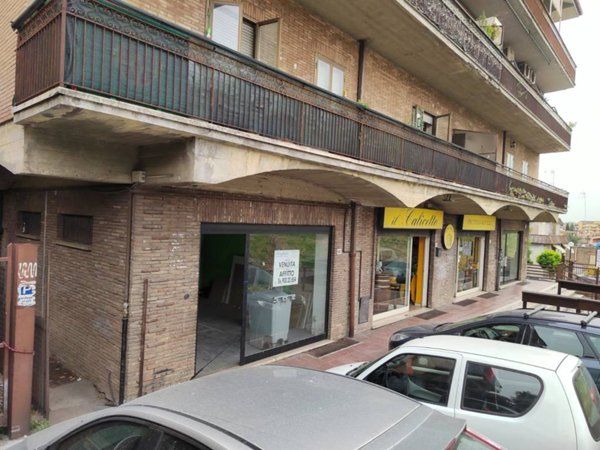 negozio in affitto a Mentana