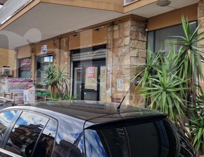 negozio in affitto a Mentana