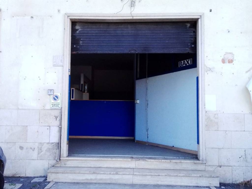 negozio in affitto a Mentana