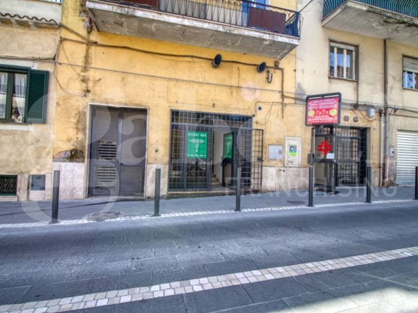 negozio in affitto a Mentana