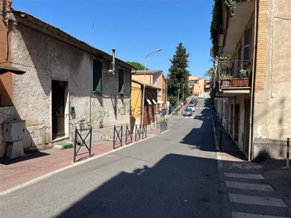locale commerciale in affitto a Mentana