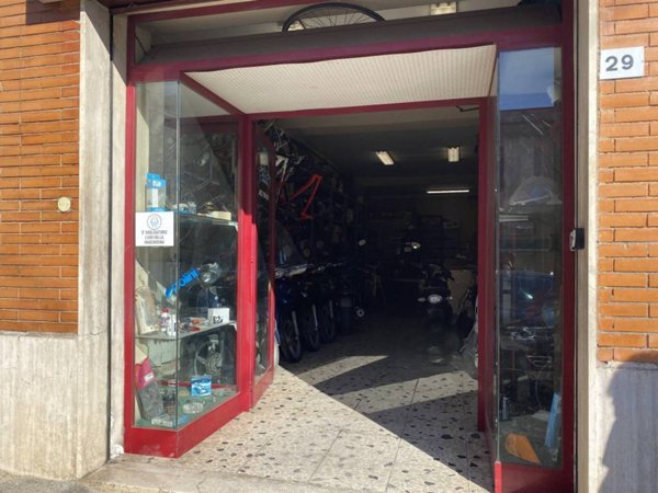 negozio in affitto a Mentana