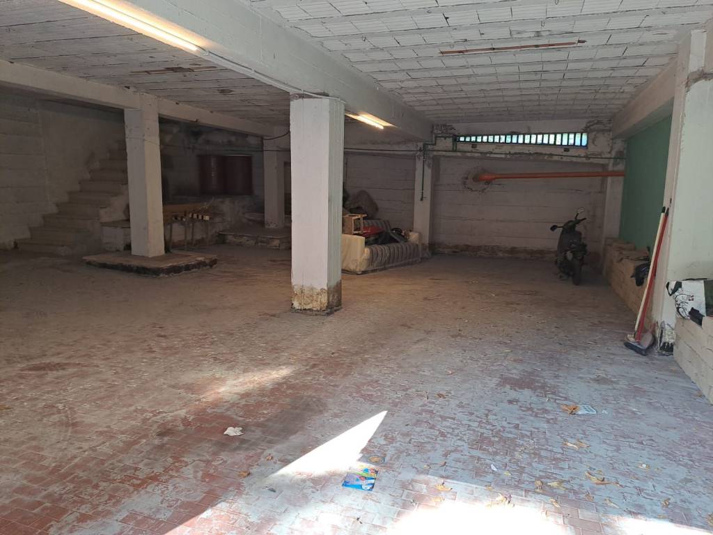 locale commerciale in affitto a Monte Compatri in zona Laghetto