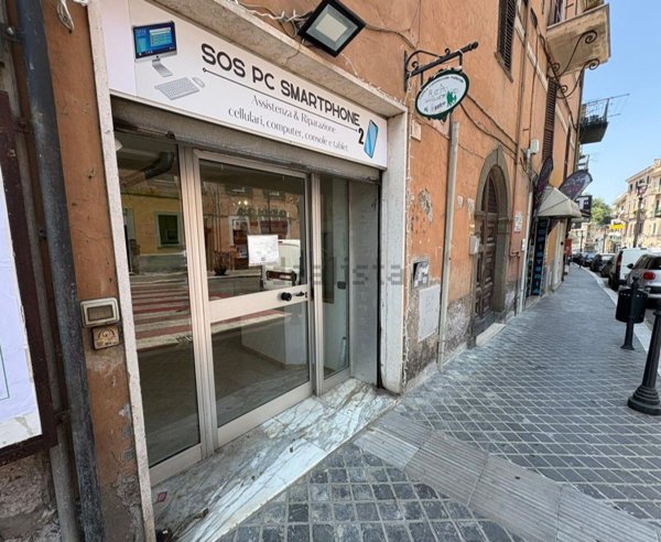 locale commerciale in affitto a Monte Compatri
