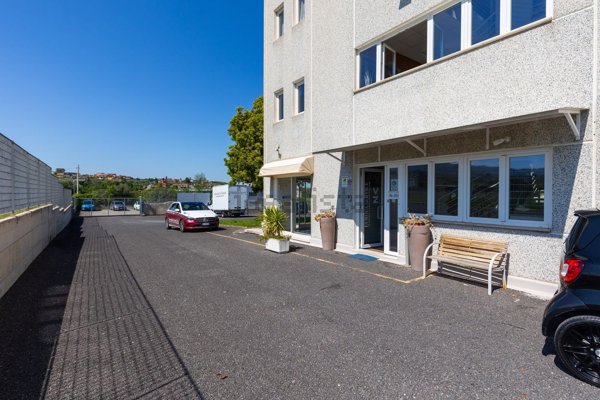 locale di sgombero in affitto a Monte Compatri in zona Laghetto