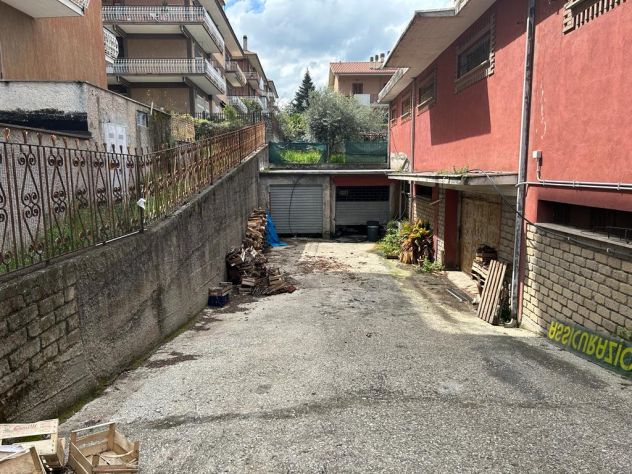 locale commerciale in affitto a Monte Compatri in zona Laghetto