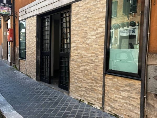 negozio in affitto a Monte Compatri