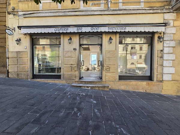 locale commerciale in affitto a Monte Compatri