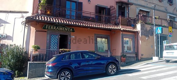 locale commerciale in affitto a Monte Porzio Catone