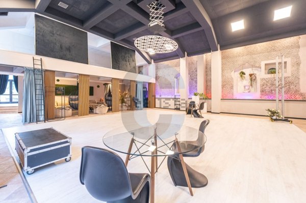 locale commerciale in affitto a Monte Porzio Catone