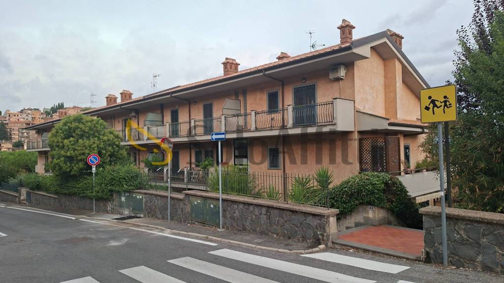 appartamento in affitto a Monte Porzio Catone in zona Pilozzo