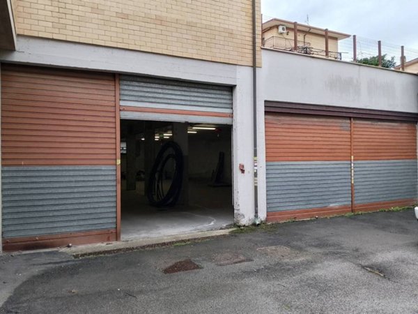 locale commerciale in affitto a Monterotondo