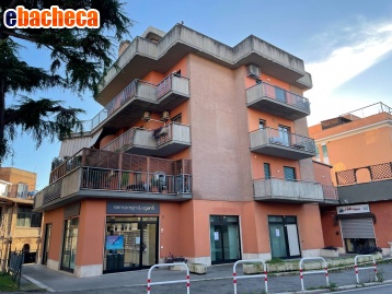 locale commerciale in affitto a Monterotondo