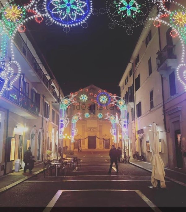 locale commerciale in affitto a Monterotondo