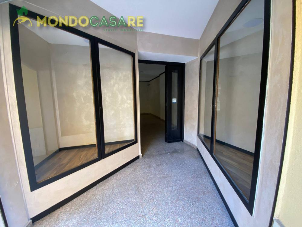 locale commerciale in affitto a Monterotondo