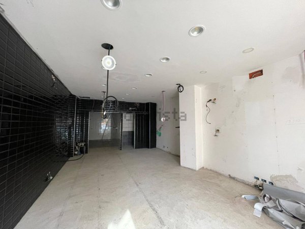 locale commerciale in affitto a Monterotondo