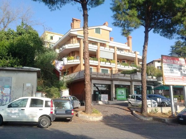 negozio in affitto a Monterotondo