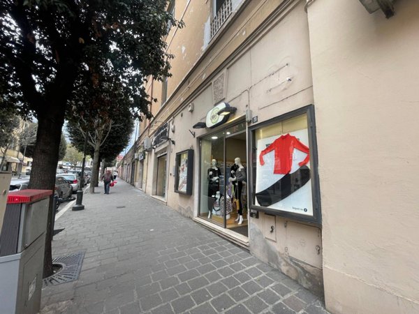 negozio in affitto a Monterotondo