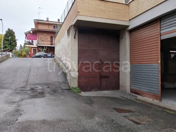 locale commerciale in affitto a Monterotondo