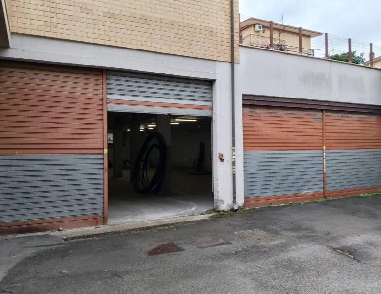 locale commerciale in affitto a Monterotondo