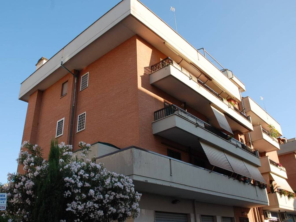 appartamento in affitto a Monterotondo in zona Stazione