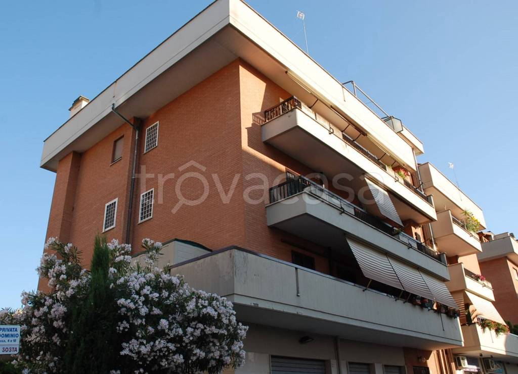 appartamento in affitto a Monterotondo in zona Stazione